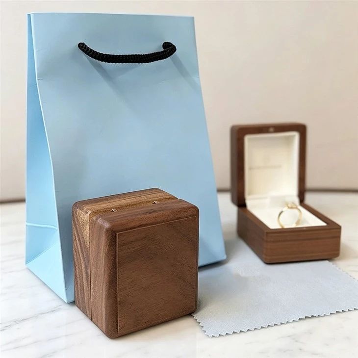 Walnut Ring Box With Lining suppliers